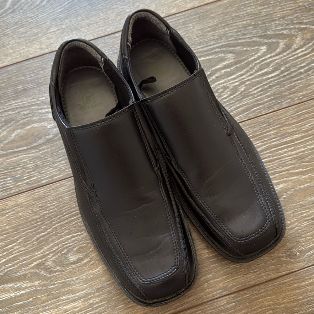 Men's Black Slip-on Dress Shoes